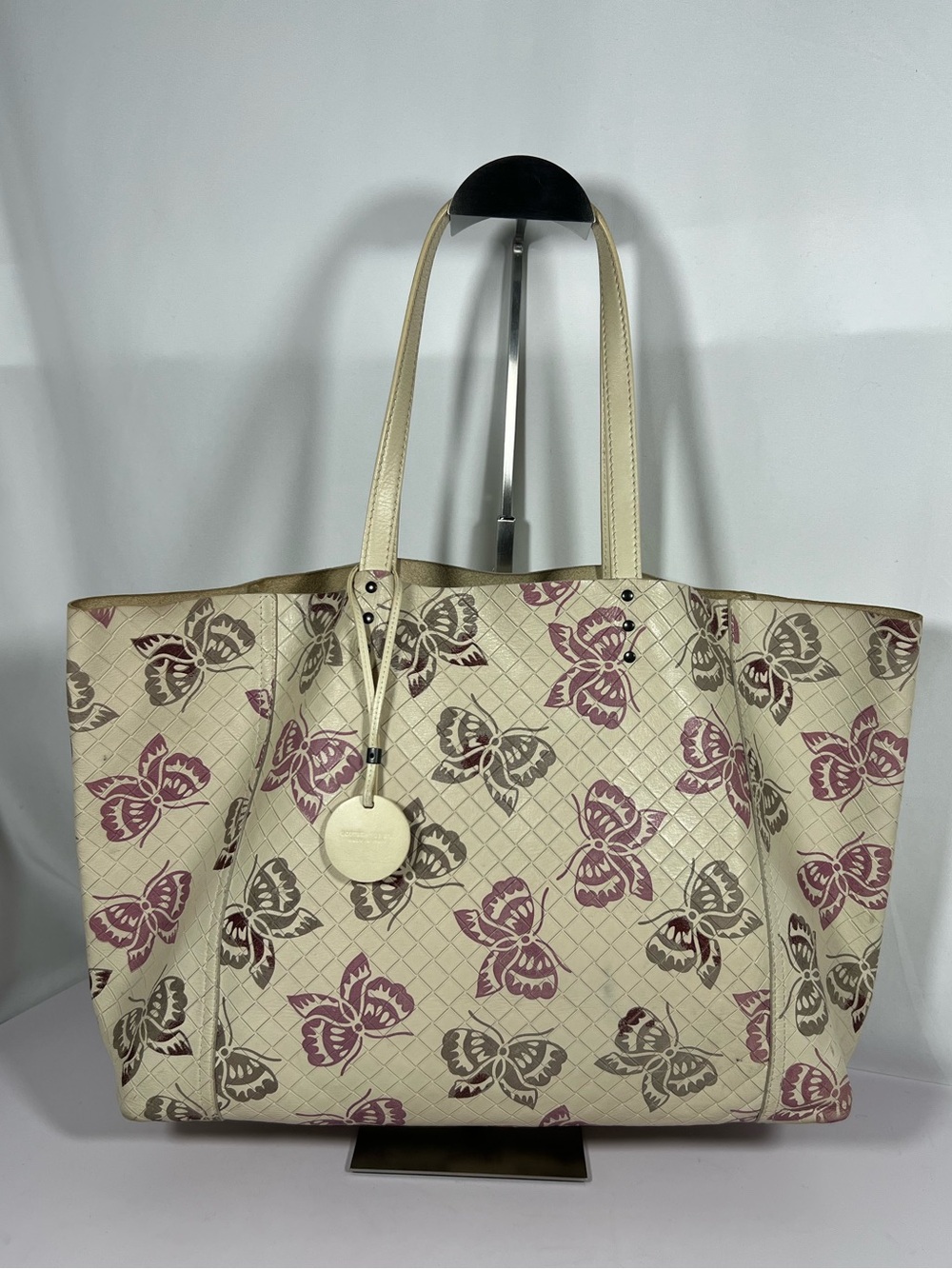 3106: Bottega Veneta Butterfly Intrecciato Leather Cabat Tote Bag Italy